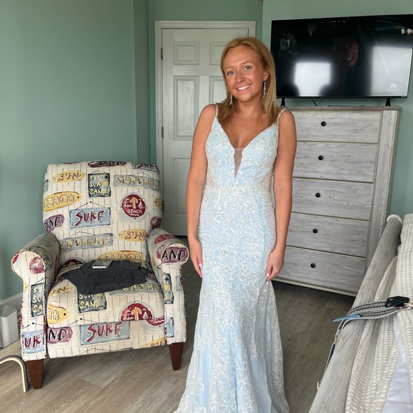 Meet the Posher Other - Meet your Posher, Maura